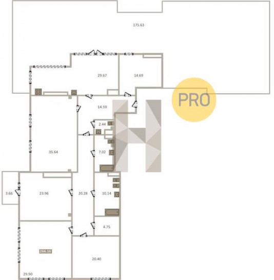 Четырёхкомнатная квартира 269.6 м²